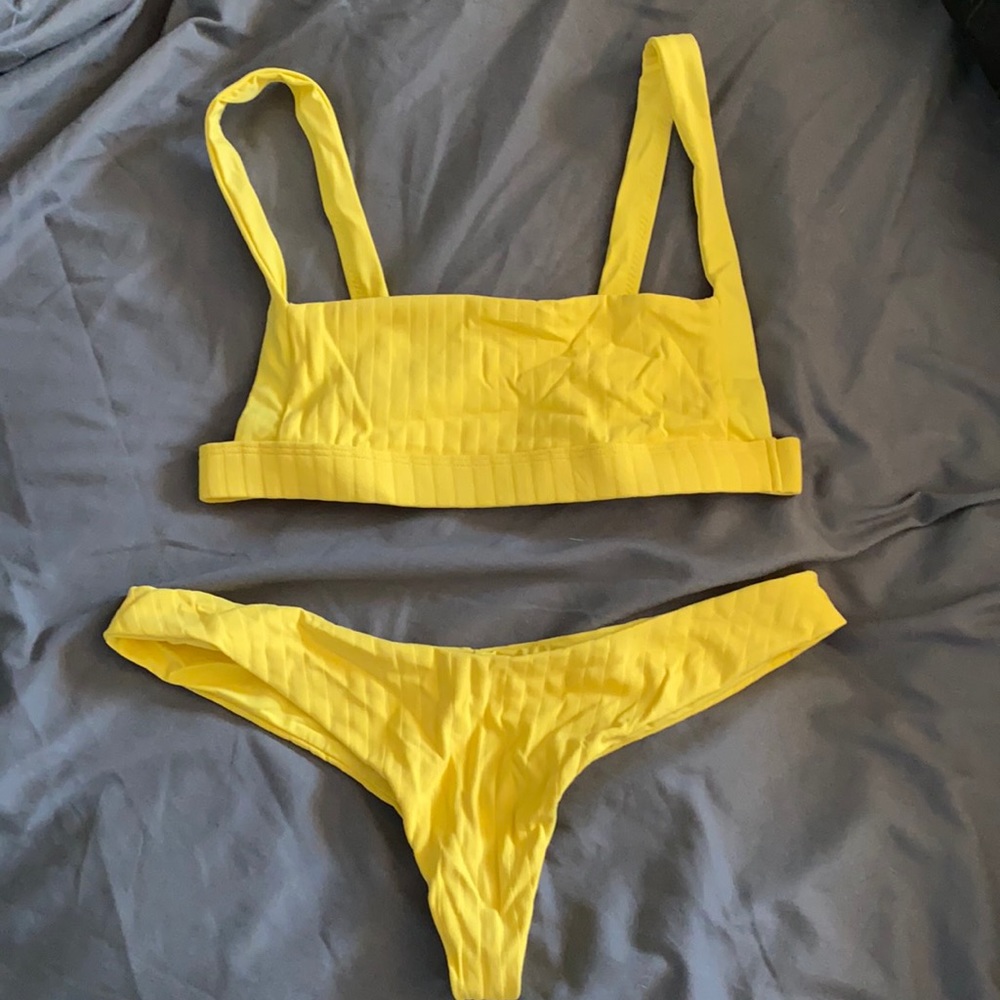Diane’s Beachwear bikini set